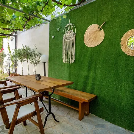 Famelia Lampiris 公寓