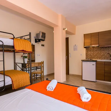 公寓 Famelia Lampiris 波托什