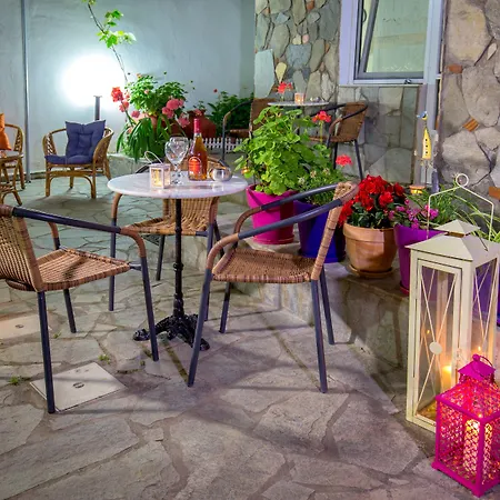 Famelia Lampiris * 波托什