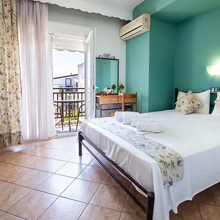 公寓 Famelia Lampiris *