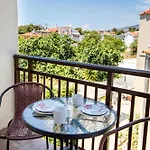 Apartment Famelia Lampiris