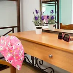Famelia Lampiris Apartment Potos