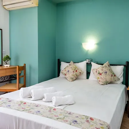 Famelia Lampiris Lägenhet Potos