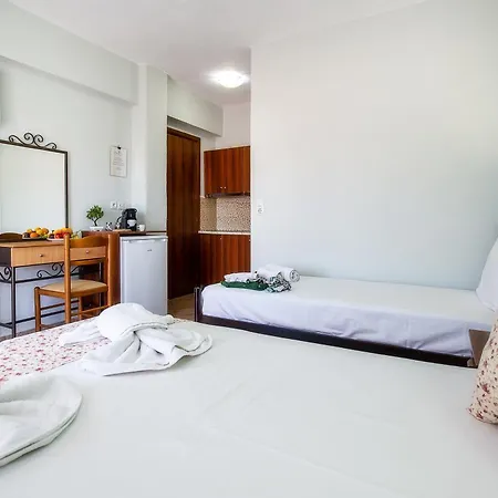 Famelia Lampiris Lägenhet *