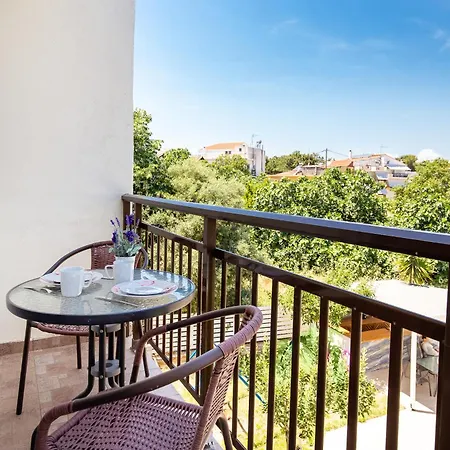 Appartement Famelia Lampiris *