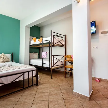 Famelia Lampiris Appartement *