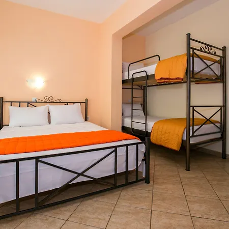 Lejlighed Famelia Lampiris