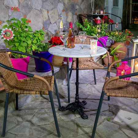 Famelia Lampiris Appartement Potos