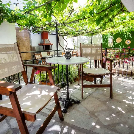 Famelia Lampiris Appartement Potos