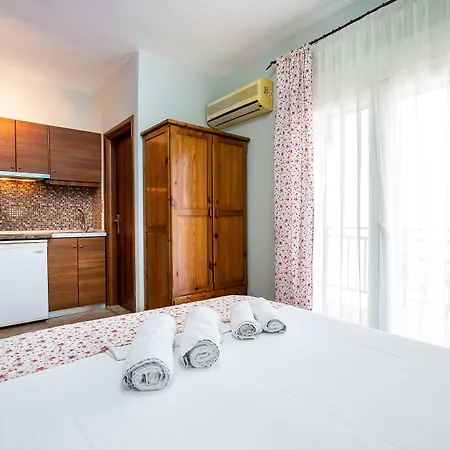 Famelia Lampiris Appartement Potos