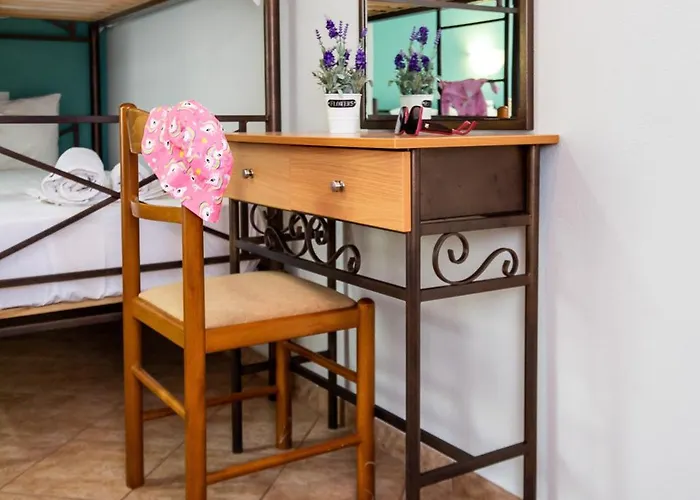 公寓 Famelia Lampiris