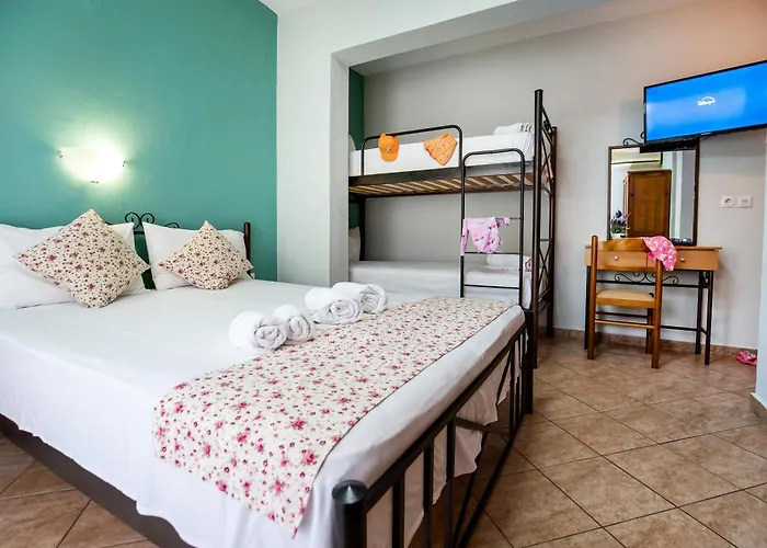 公寓 Famelia Lampiris *