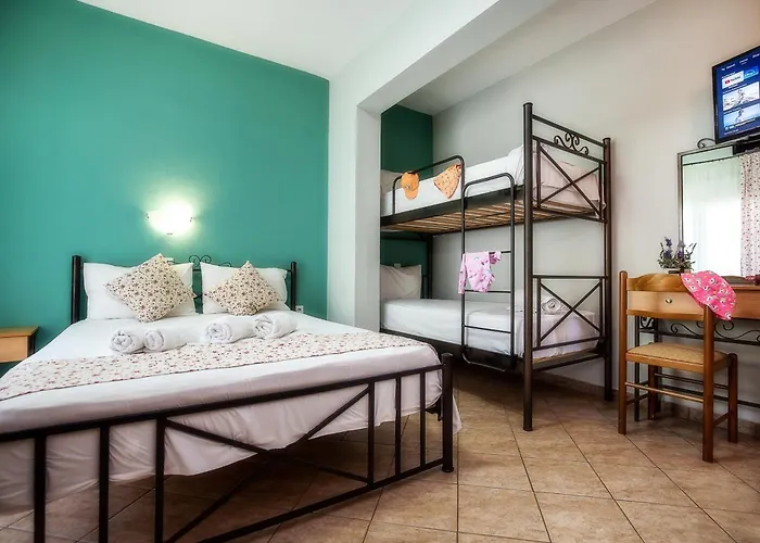 公寓 Famelia Lampiris *