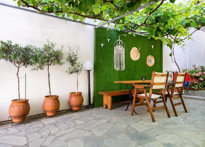 Famelia Lampiris 公寓 *