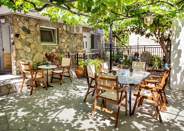 Famelia Lampiris 公寓