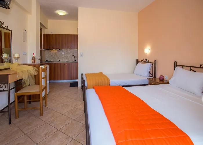 公寓 Famelia Lampiris