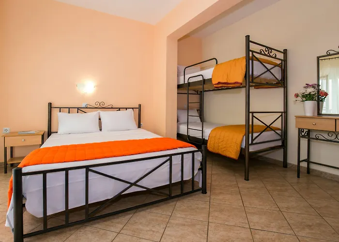 公寓 Famelia Lampiris