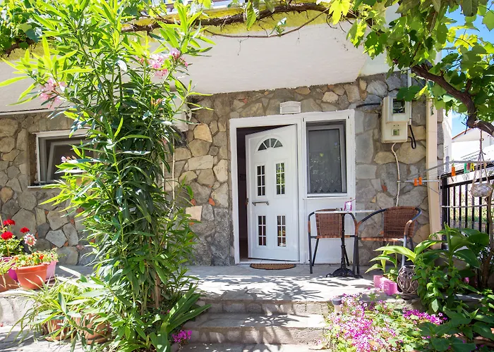 Famelia Lampiris 公寓