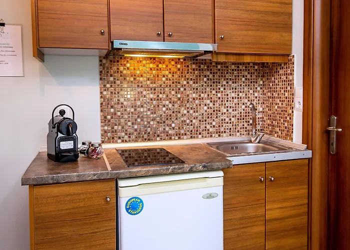 公寓 Famelia Lampiris *