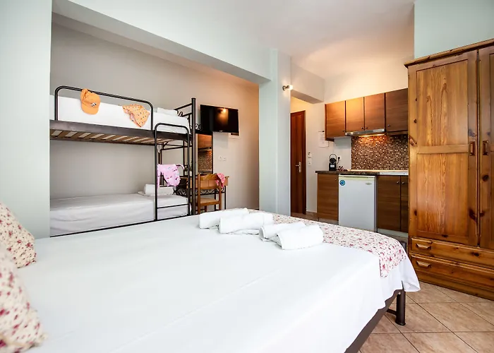 公寓 Famelia Lampiris